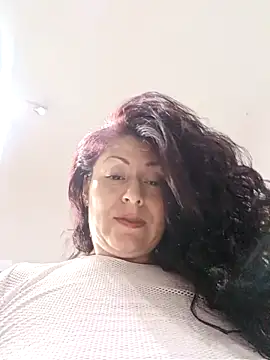 Snapshot of lunadicty chatting on 04/24/26, 10:12 lunadicty online show from 04/24/26, 10:12