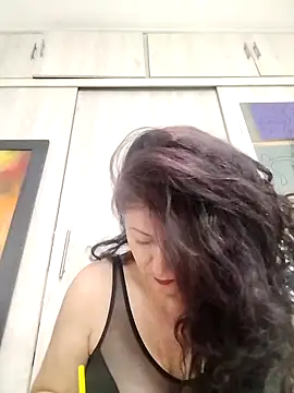 Snapshot of lunadicty chatting on 05/10/26, 12:58 lunadicty online show from 05/10/26, 12:58