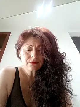 Snapshot of lunadicty chatting on 10/03/25, 12:03 lunadicty online show from 10/03/25, 12:03