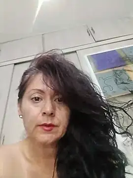 Snapshot of lunadicty chatting on 05/15/26, 11:25 lunadicty online show from 05/15/26, 11:25