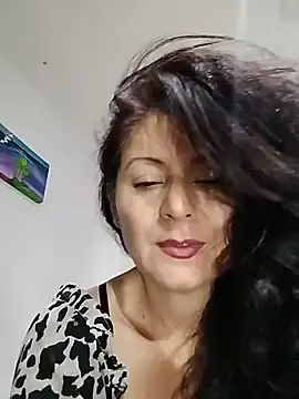 Snapshot of lunadicty chatting on 06/20/26, 04:39 lunadicty online show from 06/20/26, 04:39