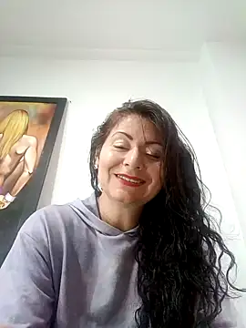 Snapshot of lunadicty chatting on 12/29/24, 06:16 lunadicty online show from 12/29/24, 06:16