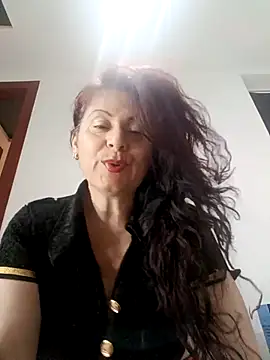 Snapshot of lunadicty chatting on 10/16/25, 12:30 lunadicty online show from 10/16/25, 12:30