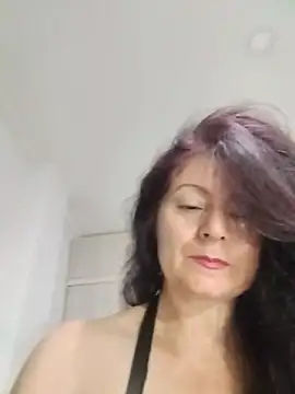 Snapshot of lunadicty chatting on 06/14/26, 12:29 lunadicty online show from 06/14/26, 12:29