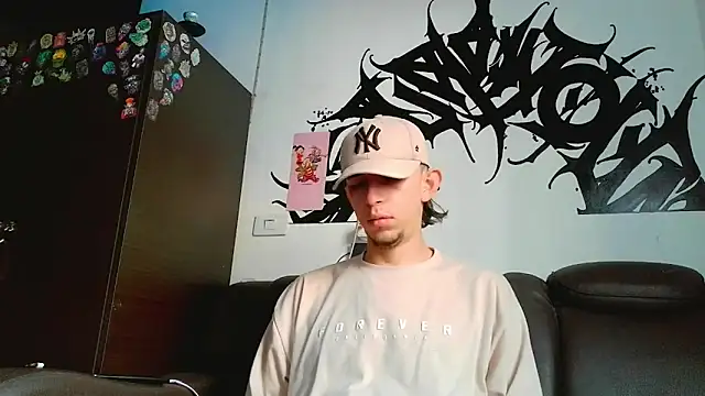 Snapshot of Chris__Jones chatting on 06/17/26, 11:42 Chris Jones online show from 06/17/26, 11:42