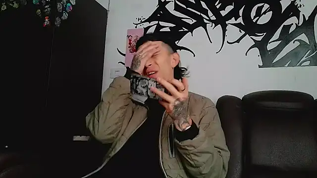 Snapshot of Chris__Jones chatting on 07/19/26, 04:04 Chris Jones online show from 07/19/26, 04:04
