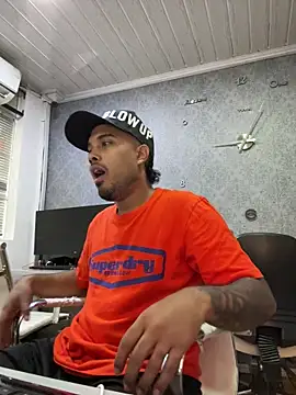 PapiStan online show from 10/31/25, 02:13