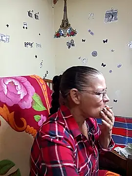 katrina perez online show from 10/07/25, 10:22