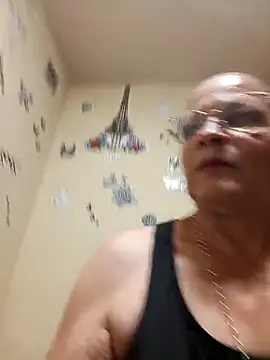 katrina perez online show from 11/30/25, 09:48