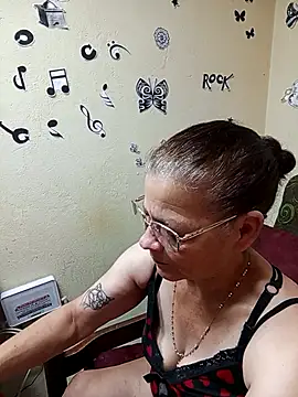 katrina perez online show from 11/23/25, 01:32