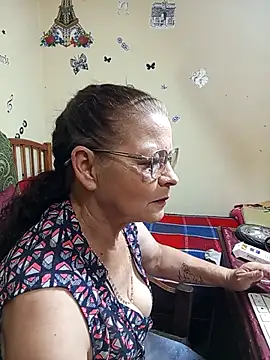 katrina perez online show from 10/06/25, 07:58