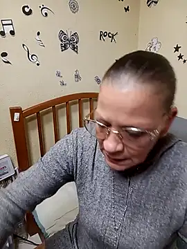 katrina perez online show from 11/03/25, 08:45