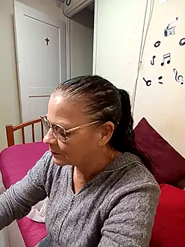 katrina perez online show from 11/08/25, 10:46