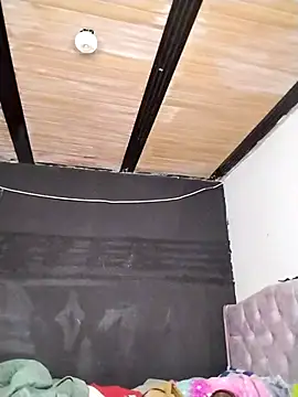 Cerecitaa02  online show from 10/23/25, 11:09