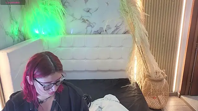 Cerecitaa02  online show from 04/17/26, 01:19