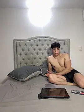 valentinoblush online show from 04/18/26, 09:26