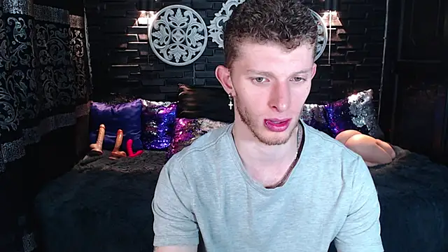 Snapshot of andrewxbi chatting on 09/16/25, 11:22 andrewxbi online show from 09/16/25, 11:22