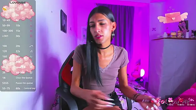 SkylerBennet online show from 10/30/25, 01:26