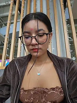 Pretty roxxyy online show from 11/28/25, 01:33