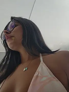 Pretty roxxyy online show from 10/25/25, 01:23