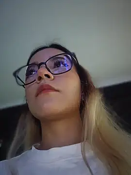 Pretty roxxyy online show from 04/12/26, 11:35