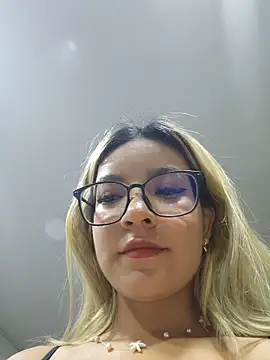 Pretty roxxyy online show from 03/08/26, 09:56