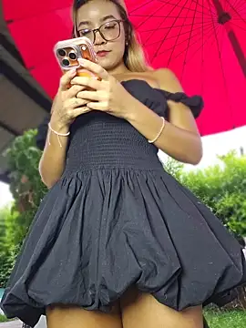 Pretty roxxyy online show from 04/03/26, 11:27