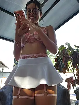 Pretty roxxyy online show from 11/21/25, 12:26