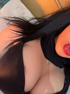 QueenLujaine online show from 04/11/26, 07:56