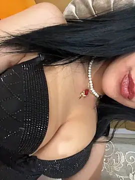 QueenLujaine online show from 05/10/26, 06:10