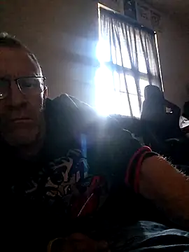 moasslicker online show from 12/17/25, 03:39