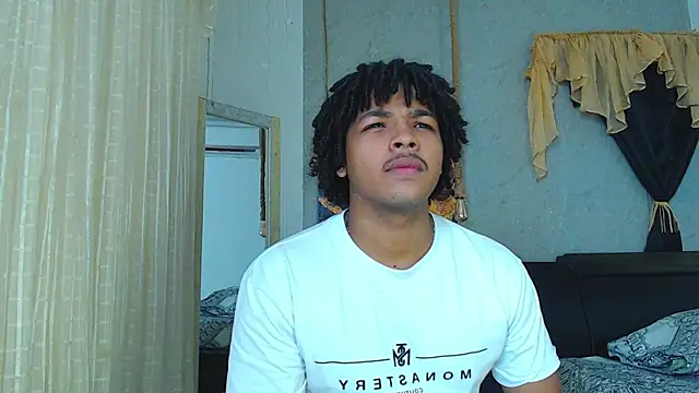 Snapshot of black_king_241 chatting on 09/23/25, 02:40 black king 241 online show from 09/23/25, 02:40