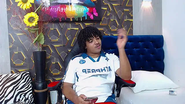 Snapshot of black_king_241 chatting on 10/13/25, 02:35 black king 241 online show from 10/13/25, 02:35