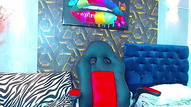 Snapshot of black_king_241 chatting on 10/10/25, 03:18 black king 241 online show from 10/10/25, 03:18