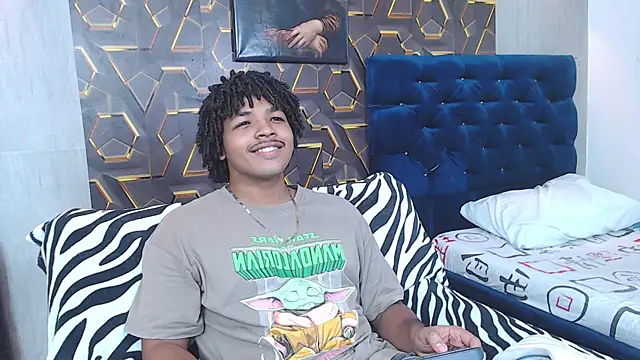Snapshot of black_king_241 chatting on 10/05/25, 03:19 black king 241 online show from 10/05/25, 03:19