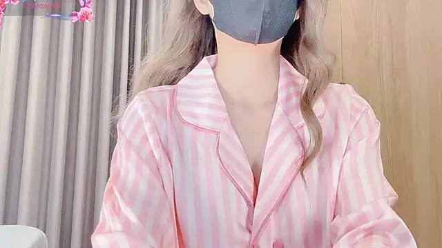 Snapshot of yiyi-chin chatting on 10/02/25, 03:48 yiyi-chin online show from 10/02/25, 03:48