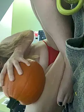 bankruptbabe online show from 10/30/25, 04:48