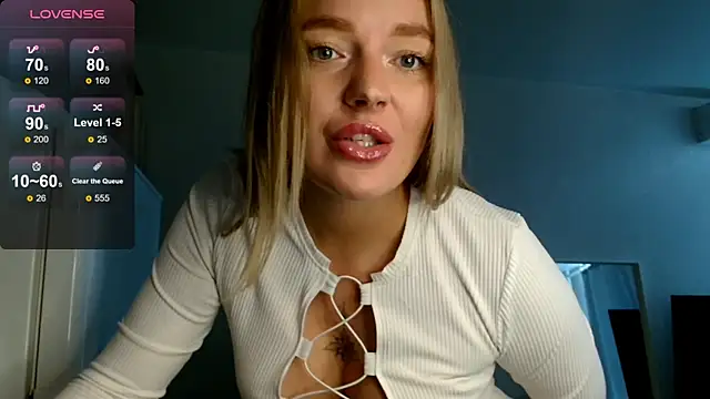 Snapshot of Eva___forever chatting on 09/17/25, 04:25 Eva   forever online show from 09/17/25, 04:25