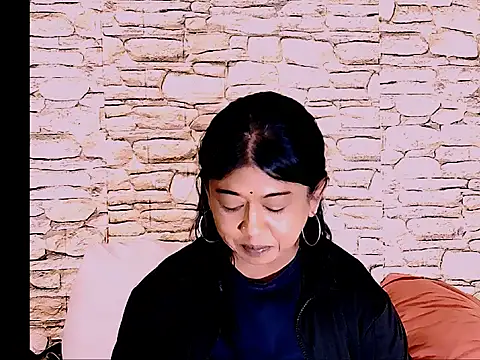 IndianPleasurez1 online show from 11/05/25, 04:26