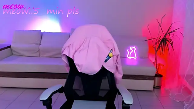 SweetMeeow online show from 11/12/25, 01:10