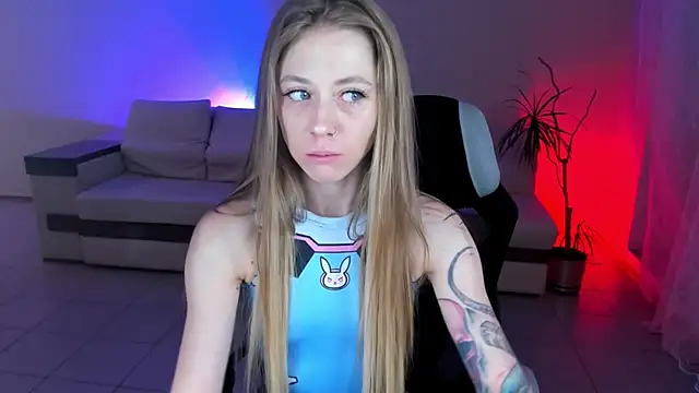 SweetMeeow online show from 11/24/25, 02:11