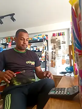 elnegro707070 online show from 09/30/25, 12:00