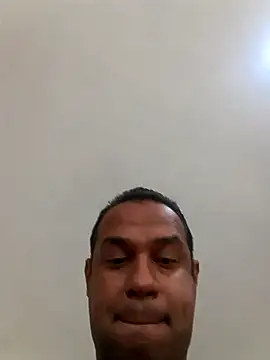 elnegro707070 online show from 10/27/25, 11:11