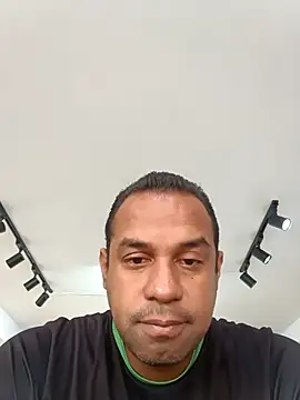 elnegro707070 online show from 10/28/25, 11:09