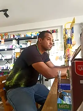 elnegro707070 online show from 10/29/25, 11:09