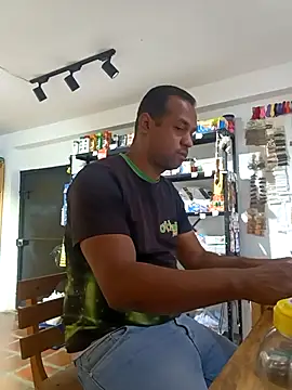 elnegro707070 online show from 10/22/25, 11:09