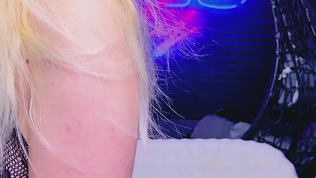 AlessiaCroft online show from 05/05/26, 03:53