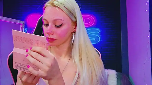 AlessiaCroft online show from 02/17/26, 05:05