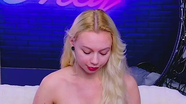 AlessiaCroft online show from 05/04/26, 04:16