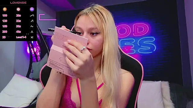 AlessiaCroft online show from 11/16/25, 05:12